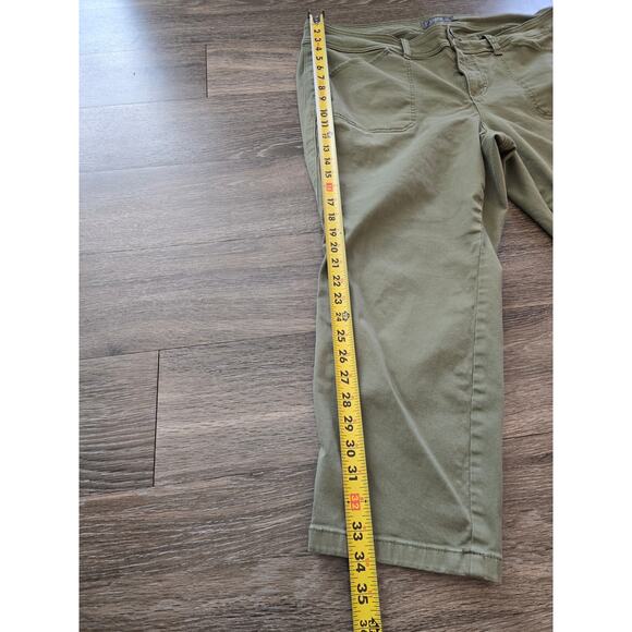 Torrid Olive Green Stretch Capri Pants Women’s Plus Size 20 Utility Crop Comfort - Picture 4 of 8